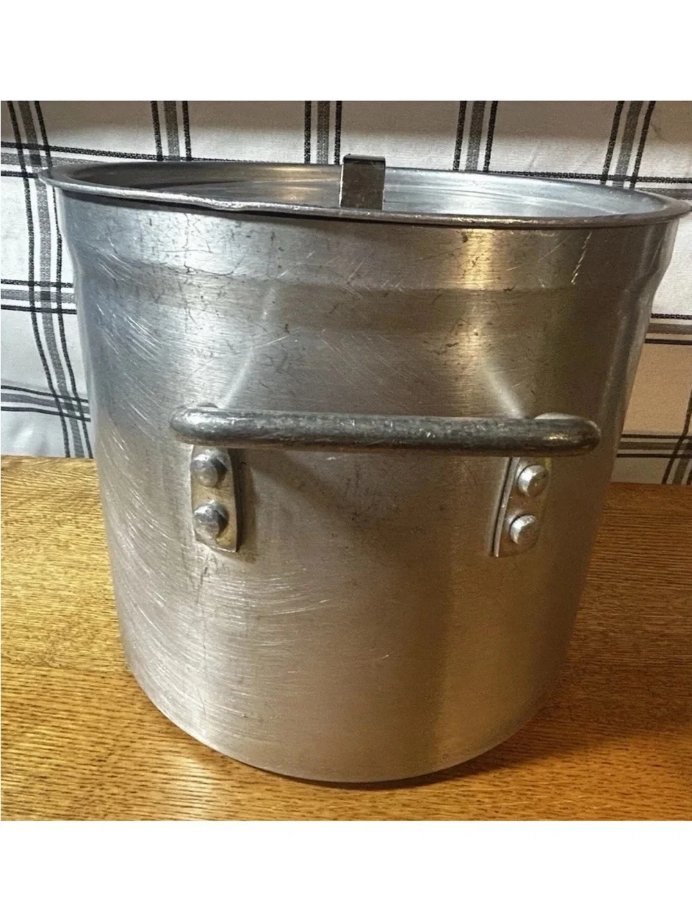 Eagleware Vintage Heavy-Duty Aluminum Stock Pot with Lid - Silver